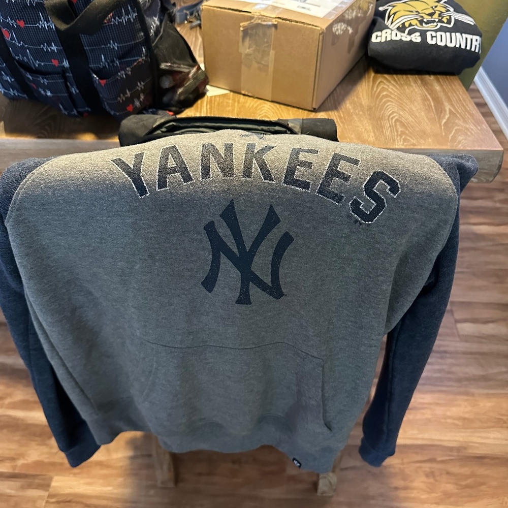 NY Yankees Hoodie Mens Small